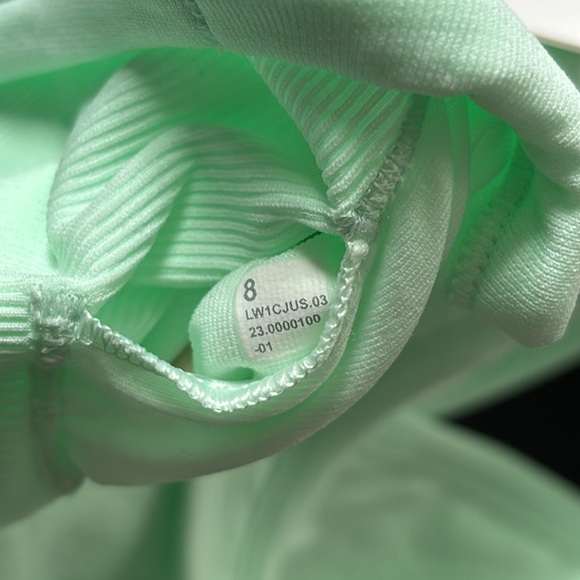 Lululemon EBB TO STREET CROPPED RACERBACK TANK IN MINT MOMENT SZ 8 NWT - Picture 7 of 7